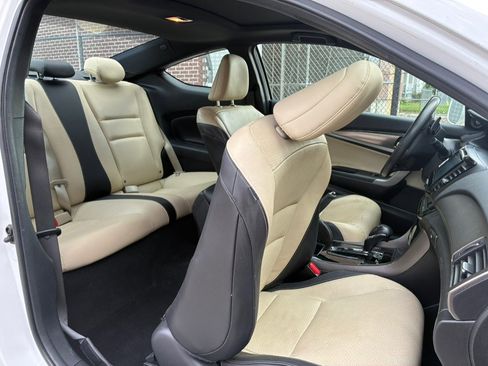 Used 2016 Honda Accord Touring image 11