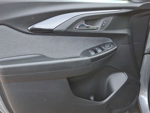 Used 2023 Chevrolet TrailBlazer LT w/ Convenience Package image 13