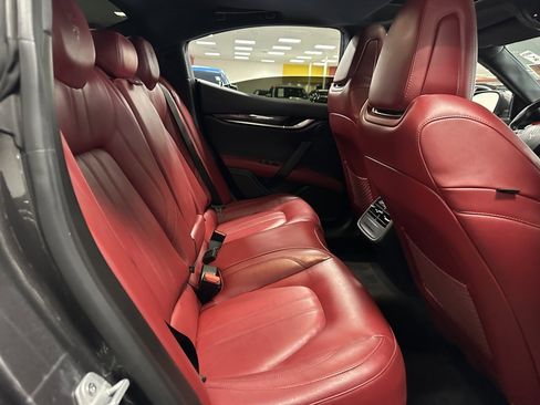 Used 2018 Maserati Ghibli S GranSport image 28