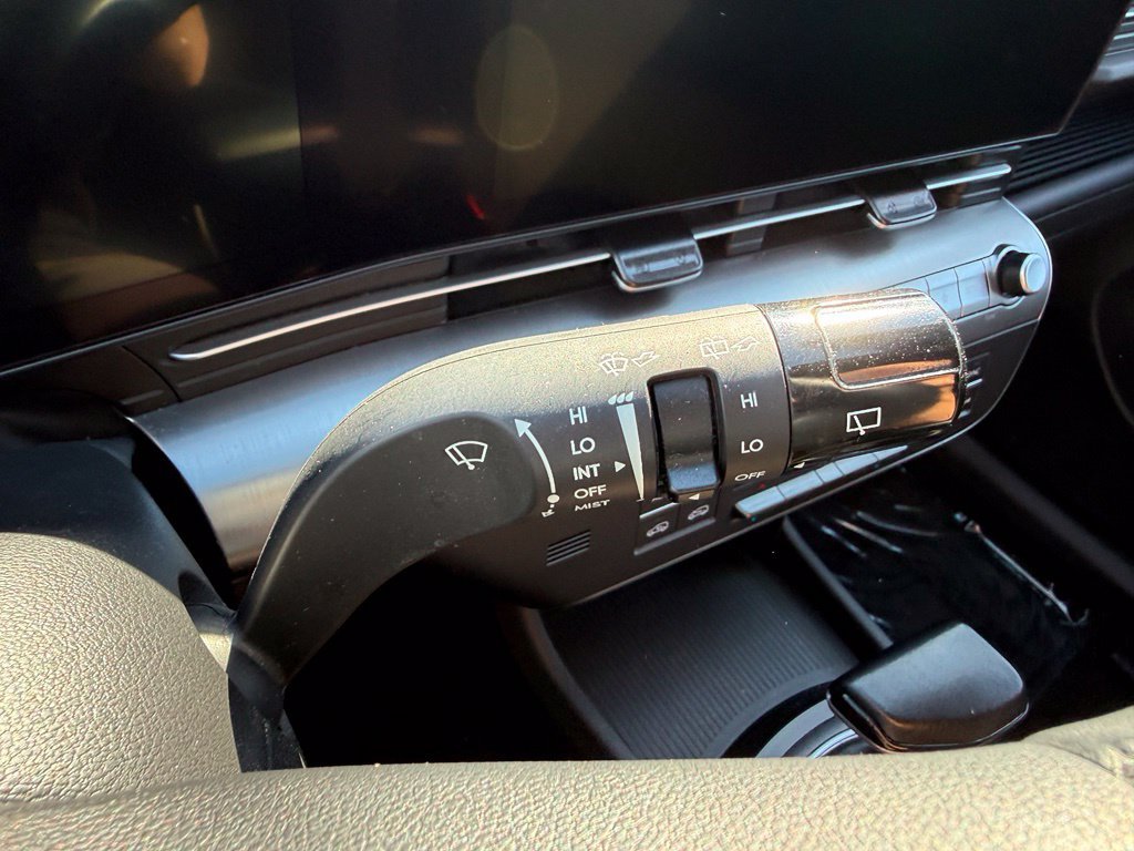 Used 2025 Hyundai Kona SEL AWD/4WD image 19