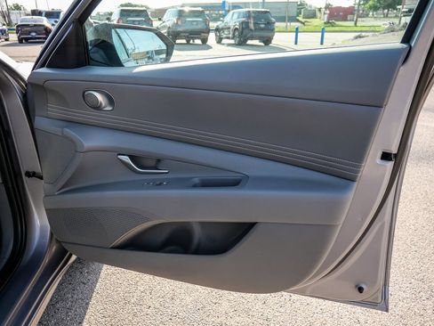 Used 2025 Hyundai Elantra Sport FWD image 70