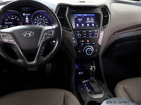 Used 2017 Hyundai Santa Fe Sport image 16