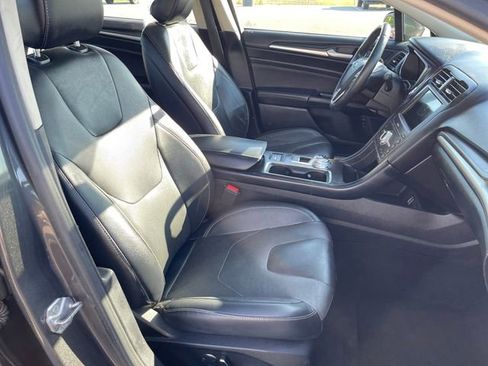 Used 2019 Ford Fusion Titanium FWD image 37