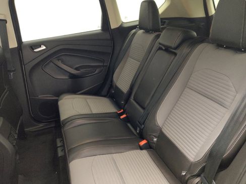 Used 2017 Ford Escape SE w/ SE Sport Appearance Package image 18