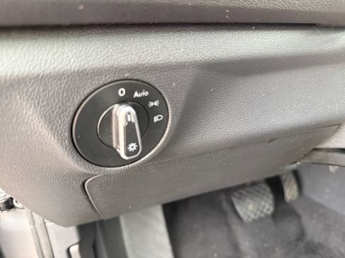 Used 2024 Volkswagen Jetta SE FWD image 17