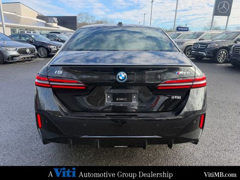 Used 2025 BMW i5 M60 w/ Executive Package image 7
