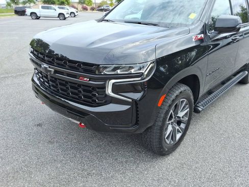 Certified 2023 Chevrolet Suburban Z71 w/ Luxury Package AWD/4WD image 9