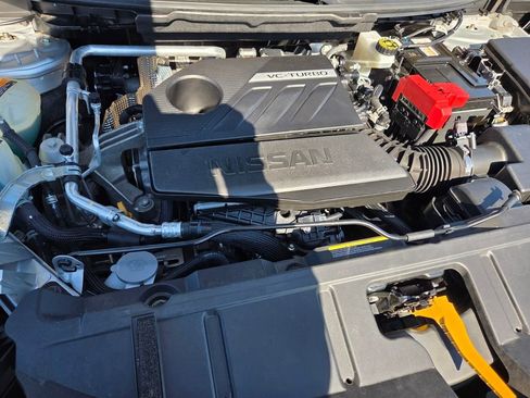 Used 2023 Nissan Rogue SV image 18