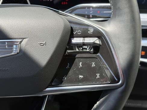 Used 2024 Cadillac Lyriq Luxury AWD/4WD image 20