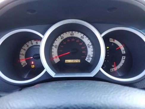 Used 2011 Toyota Tacoma PreRunner image 22