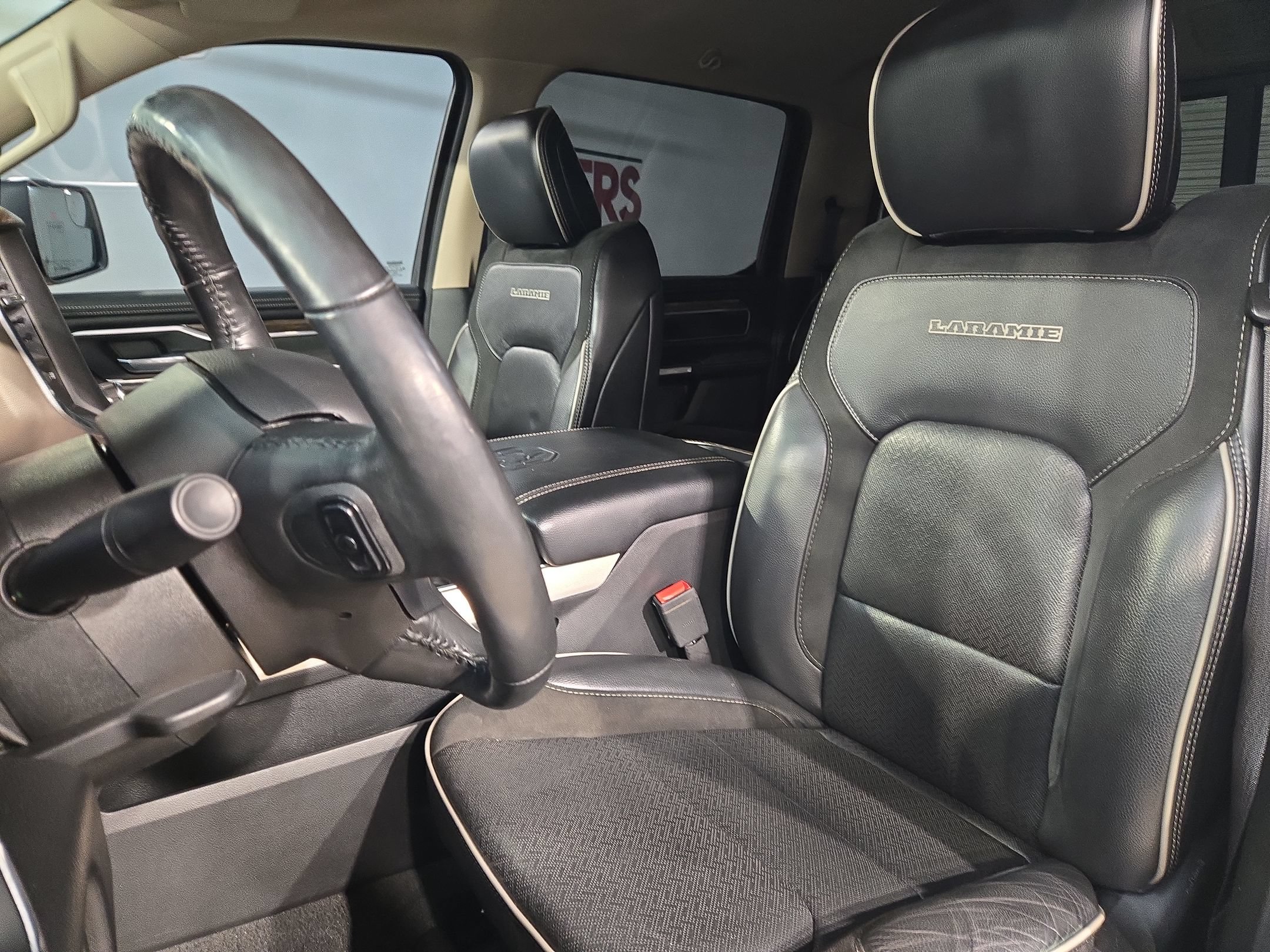 Used 2019 RAM 1500 Laramie AWD/4WD image 24