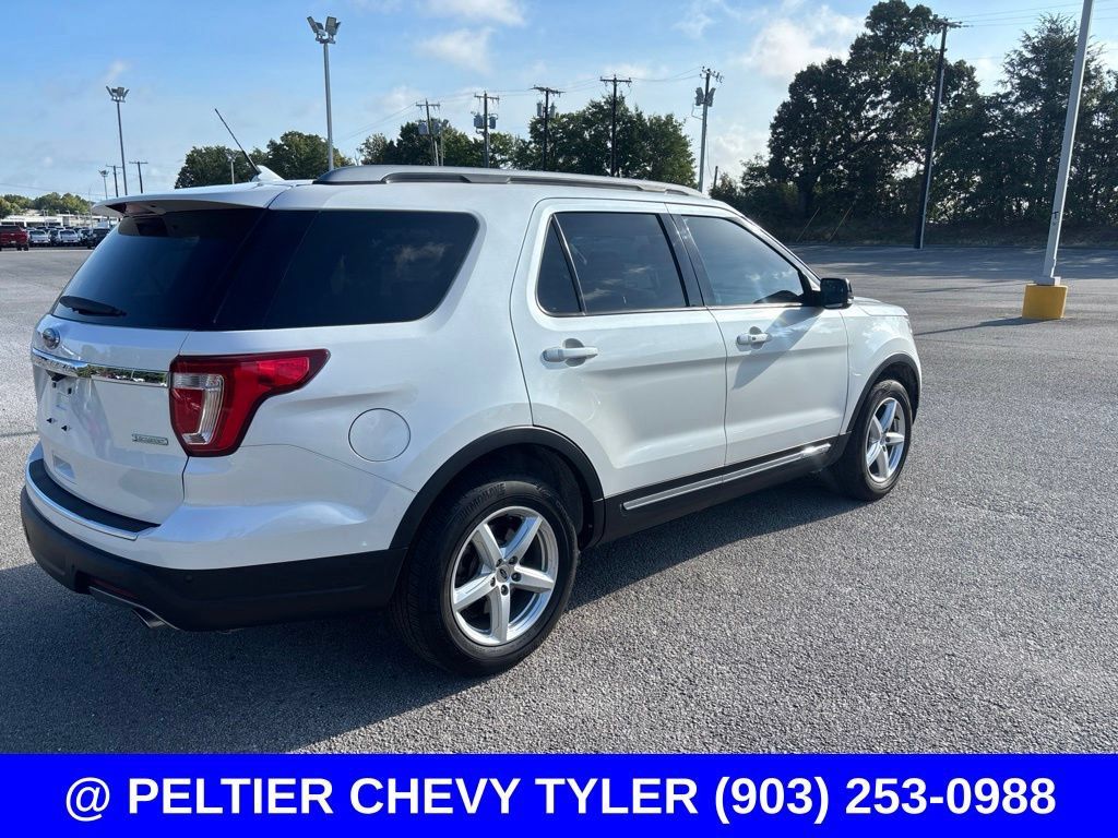 Used 2018 Ford Explorer XLT w/ Equipment Group 202A FWD image 7