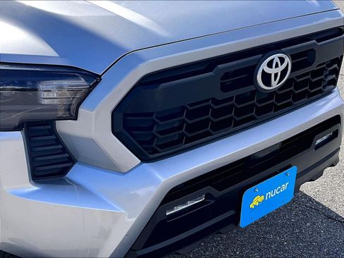 Used 2025 Toyota Tacoma TRD Off-Road AWD/4WD image 33