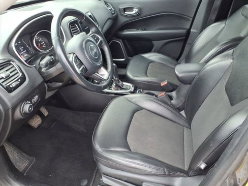 Used 2020 Jeep Compass Latitude image 10