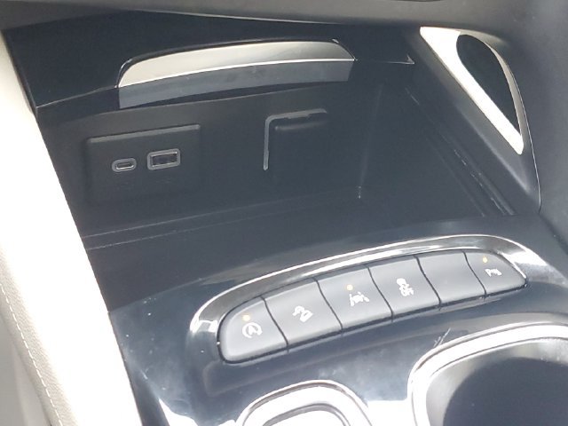 Certified 2021 Buick Envision Essence AWD/4WD image 29