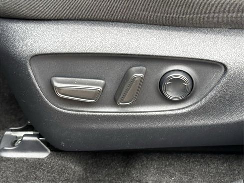 Used 2025 Toyota RAV4 XLE image 28