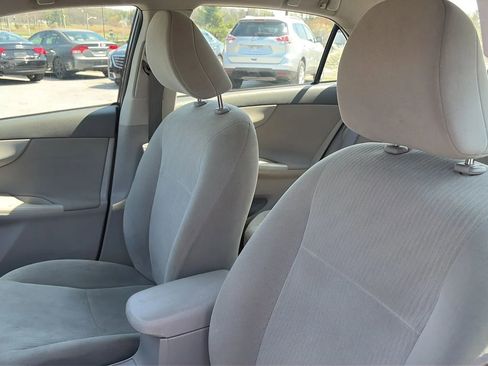 Used 2010 Toyota Corolla LE image 28