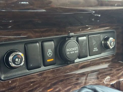 Used 2017 Nissan Armada Platinum w/ Captain Seat Package image 15