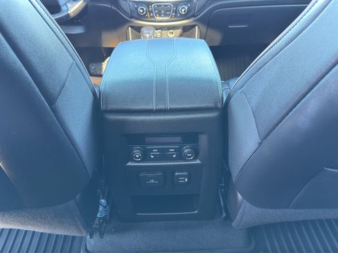 Used 2022 Chevrolet Traverse Premier w/ Redline Edition AWD/4WD image 39