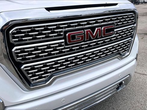 Used 2022 GMC Sierra 1500 Denali w/ Driver Alert Package II AWD/4WD image 34