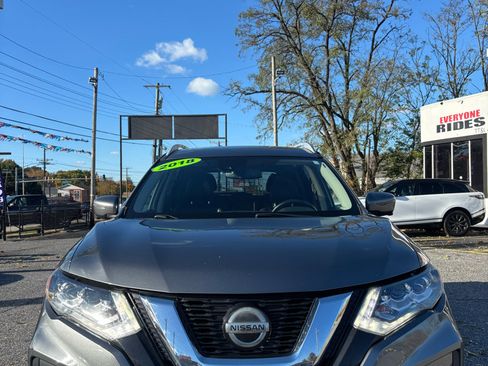 Used 2018 Nissan Rogue SL w/ Premium Package image 4