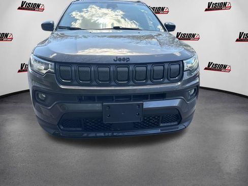 Used 2022 Jeep Compass Latitude w/ Sun and Sound Group AWD/4WD image 2