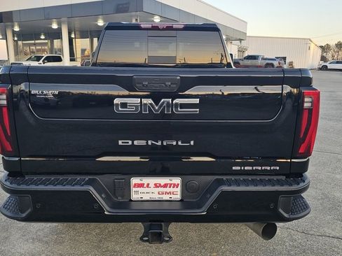 Used 2025 GMC Sierra 2500 Denali Ultimate w/ Max Trailering Package image 4