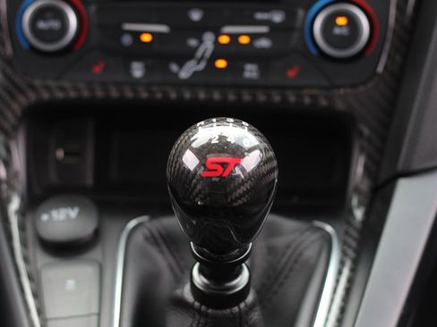 Used 2018 Ford Focus ST w/ Equipment Group 402A image 15