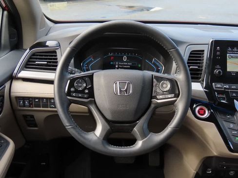 Certified 2023 Honda Odyssey Touring image 21