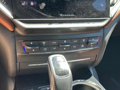 Used 2022 Maserati Ghibli Modena Q4 AWD/4WD image 27