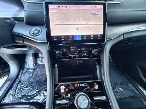 Used 2023 Jeep Grand Cherokee Overland image 15