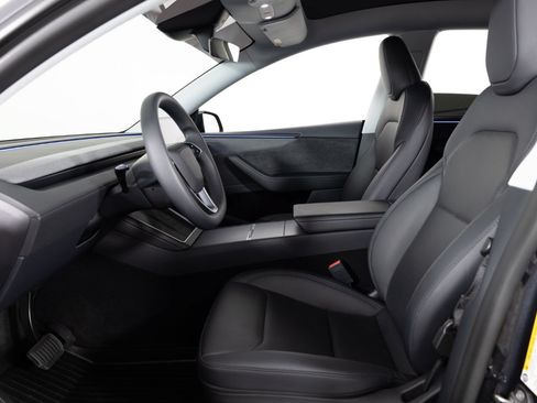 Used 2026 Tesla Model Y AWD image 14