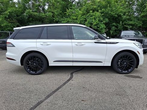 Used 2023 Lincoln Aviator Reserve w/ Equipment Group 201A AWD/4WD image 7