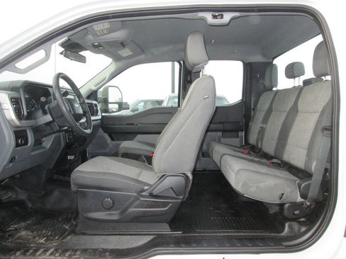 Used 2023 Ford F250 XL w/ FX4 Off-Road Package AWD/4WD image 14