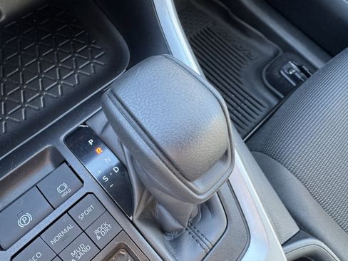 Certified 2025 Toyota RAV4 LE AWD/4WD image 28