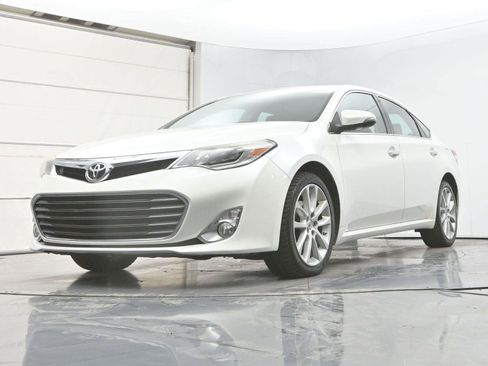 Used 2014 Toyota Avalon Limited FWD image 28