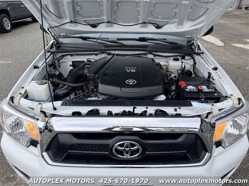 Used 2012 Toyota Tacoma 4x4 Access Cab V6 w/ TRD Off-Road Pkg image 24