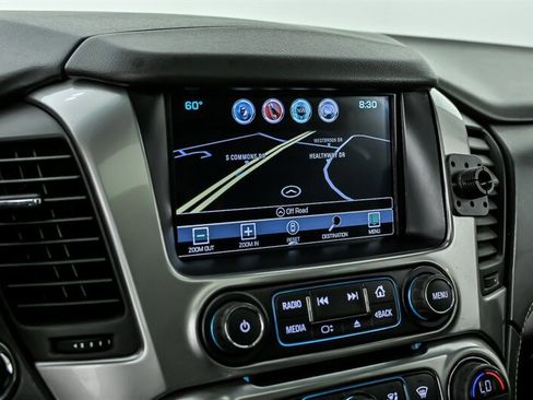 Used 2018 Chevrolet Suburban Premier AWD/4WD image 24