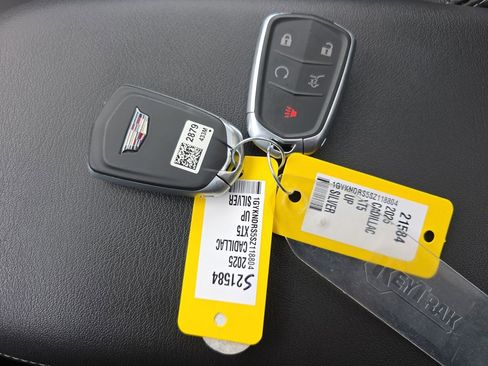 Used 2025 Cadillac XT5 Premium Luxury image 30