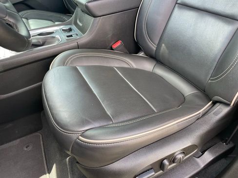 Used 2023 Chevrolet Traverse Premier AWD/4WD image 22