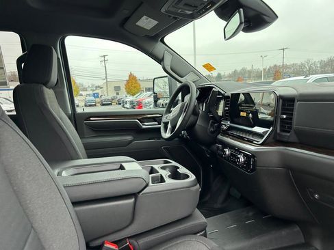 New 2026 GMC Sierra 2500 SLE w/ SLE Value Package; image 19