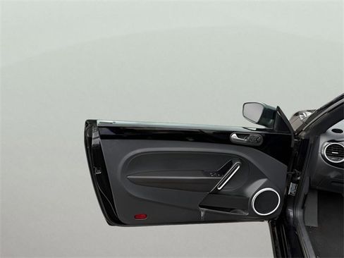 Used 2014 Volkswagen Beetle 1.8T image 17