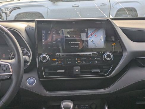 Used 2022 Toyota Highlander Limited image 20
