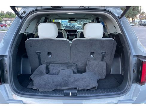 Used 2022 Kia Sorento EX w/ Panoramic Sunroof Package image 18