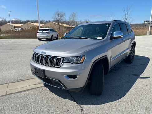 Used 2019 Jeep Grand Cherokee Limited image 10