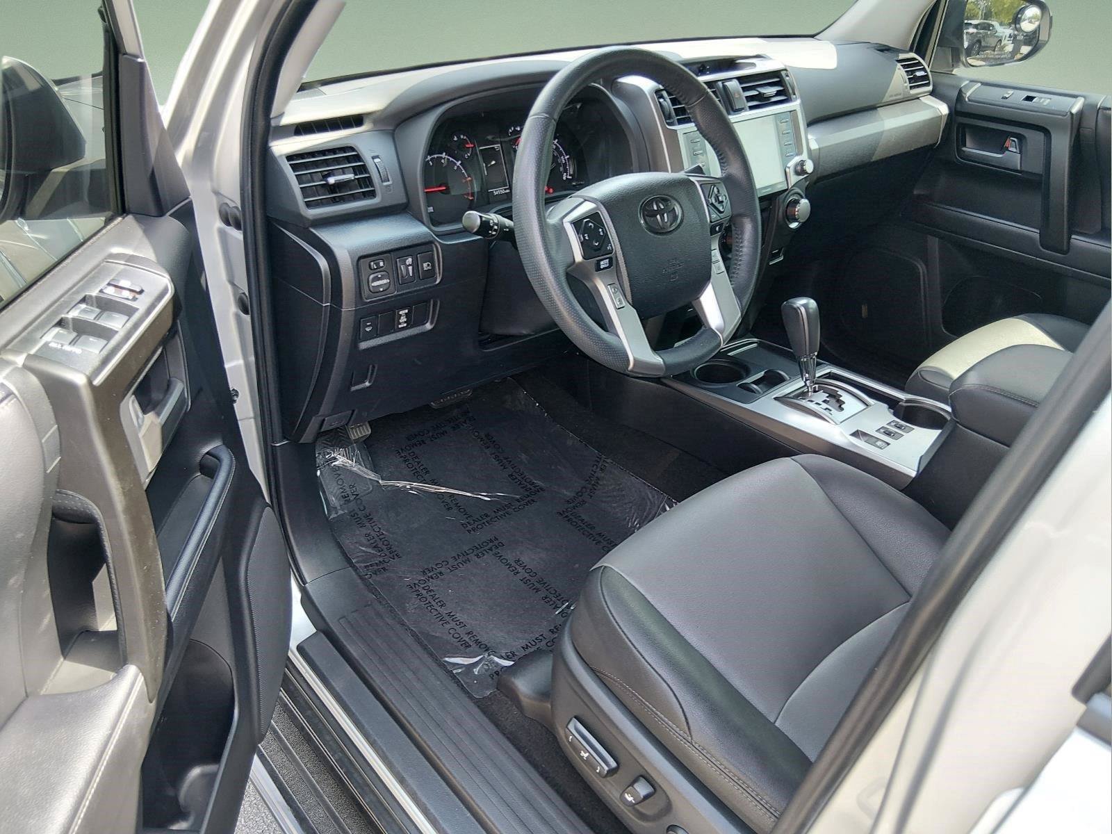 Used 2021 Toyota 4Runner SR5 Premium w/ Moonroof Package RWD image 9