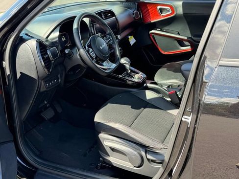 Used 2023 Kia Soul GT-Line FWD image 11