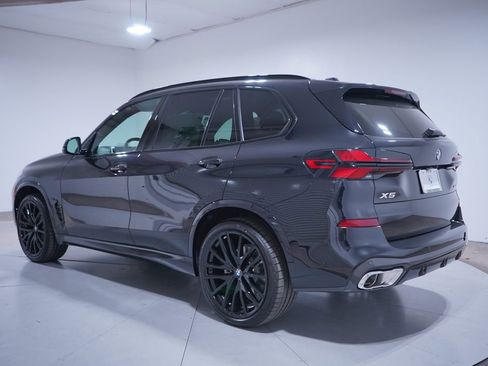 New 2026 BMW X5 xDrive40i w/ M Sport Package image 3