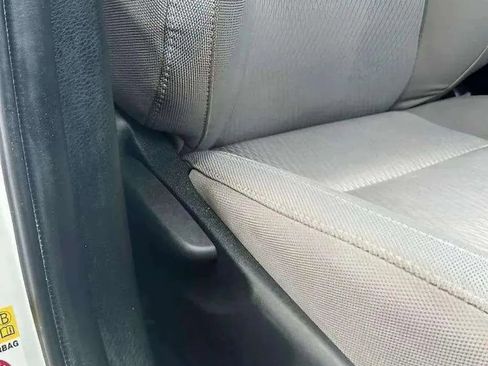 Used 2014 Toyota Corolla LE image 21