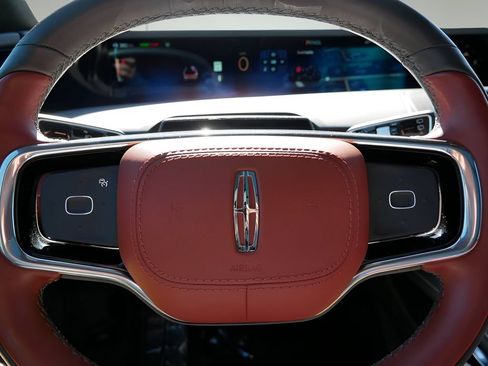 Certified 2025 Lincoln Nautilus Black Label AWD/4WD image 19